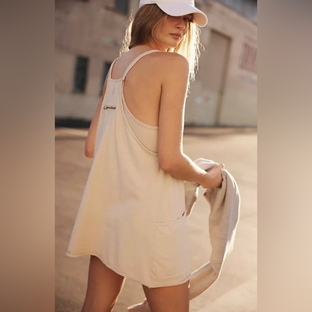NWT Free People Movement L Hot Shot Mini in Bamboo Neutral Dress Shorts Built In - Picture 3 of 9